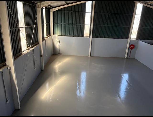 BUSINESS PROPERTY TO RENT IN COTSWOLD